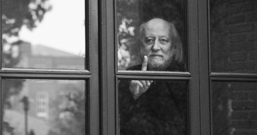„Apocalipsa e aici: Cum selecția lui László Krasznahorkai pentru Nobelul de Literatură oglindește realitățile contemporane” 1 analiza apocalipsa este acum de ce alegerea lui laszlo krasznahorkai la nobelul pentru literatura reflecta exact vremurile in care traim 68e9dfdf4546c