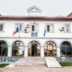 Funcționarii Primăriei Năvodari sunt în așteptarea deciziei privind salariile, în urma contestației prefectului în instanță! 2 angajatii din primaria navodari asteapta astazi sa vada ce se intampla cu salariile lor dupa ce prefectul le a atacat in instanta 68f84a609cd70
