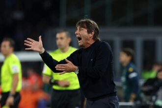 antonio conte a rabufnit dupa umilinta administrata de dennis man napoli nu e de luat la misto cineva arunca fum 68f87ab9f2f0a