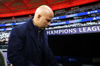 arne slot pe faras la liverpool ce scriu englezii atmosfera apasatoare pe anfield 690501164c0c0