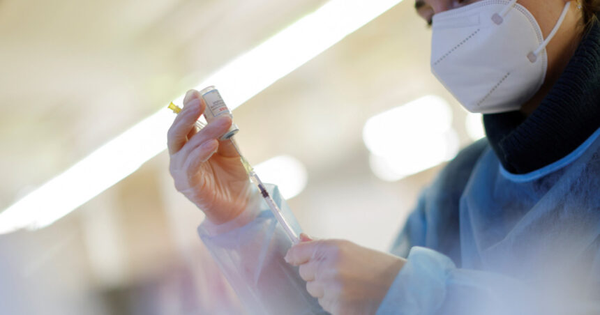 Asistentă medicală din Gorj, încarcerată pentru că a vândut vaccinuri fictive timp de 7 ani 1 asistenta medicala din gorj condamnata la 7 ani de inchisoare pentru vaccinari fictive contra cost 68f251c881dcf