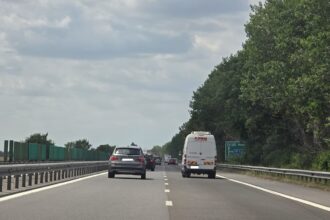 atentie soferi trafic partial blocat pe a2 sensul spre bucuresti din cauza unui accident cu un camion 68f0d89d9be33