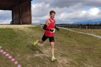 atletul de la cs medgidia alin mihai savlovschi pe podium la nationalele de cros u20 68ff89bf62da9