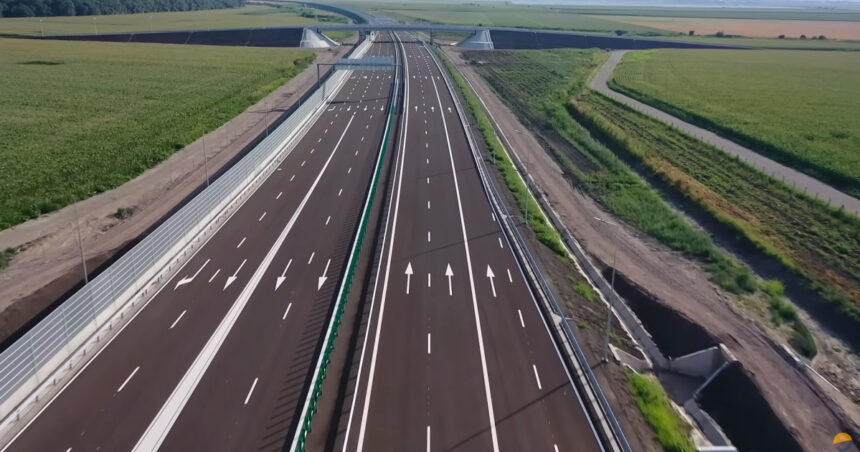 Autostrada A7 Mizil-Buzău își va deschide porțile vineri, însă șoferii se vor confrunta cu o surpriză neplăcută. „La noi, simplu nu există niciodată!” 1 autostrada a7 mizil buzau se deschide vineri dar soferii vor avea parte de o surpriza neplacuta la noi niciodata nu este asa simplu 68f081b84e03d