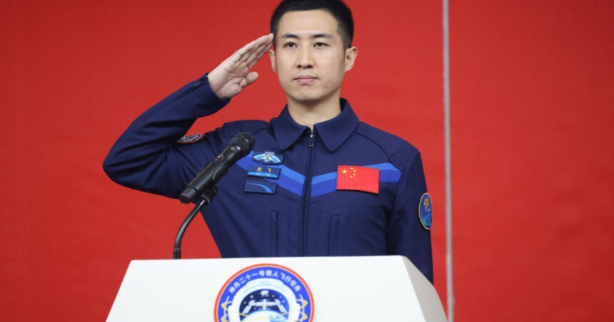 beijingul lanseaza o misiune in cosmos cel mai tanar astronaut din istoria chinei pleaca in spatiu alaturi de patru soareci 690332a805353