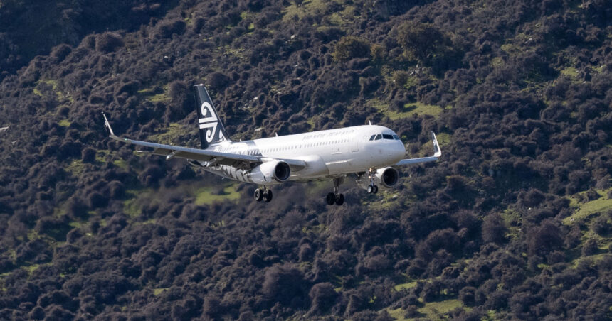Boeing 737 a cedat titlul de cel mai popular avion de linie din istorie. Cine este noul său competitor de top? 1 boeing 737 a fost detronat din postura de cel mai bine vandut avion de linie din istorie rivalul care i a luat locul 68e5ff7c3d2b5