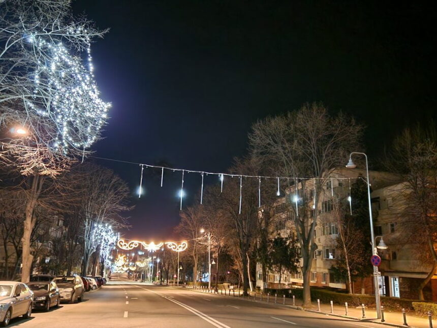 Orașele din România investesc masiv în magia Crăciunului, în ciuda vremurilor de austeritate: sumele dedicate iluminatului festiv 1 bugete generoase pentru luminitele de craciun in plina austeritate cat platesc orasele din romania 68eee8115a81e