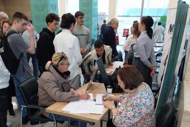 bursa locurilor de munca la constanta peste 600 de posturi disponibile pentru somerii romani si ucraineni 68e777e66d180