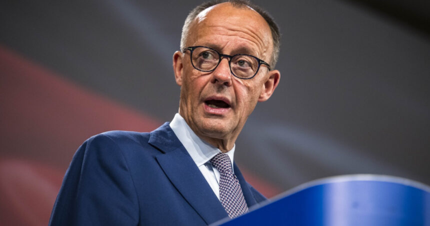 Cancelarul Germaniei îndeamnă Uniunea Europeană la transformări economice profunde. Friedrich Merz avertizează: „Europa ar putea deveni o marionetă în mâinile SUA și Chinei” 1 cancelarul german cere ue sa treaca la reforme economice radicale friedrich merz europa risca sa devina pionul sua si al chinei 68f111ed5b909