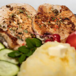 Carnea nu ar trebui să fie vedeta mesei, atrag atenția experții. Regimul alimentar ce poate salva milioane de vieți 3 carnea nu trebuie sa se afle in centrul alimentatiei umane avertizeaza specialistii dieta care ar putea preveni milioane de decese 68e13928e168e