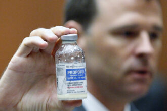 ce este propofol anestezicul gasit in camera unde a murit doctorita din buzau medicamentul cauza decesului lui michael jackson 69024028de5ef