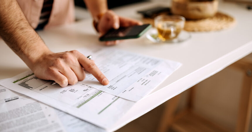 Termenul limită pentru factura de energie electrică: Ce consecințe aduce întârzierea plății? 1 ce inseamna data scadenta a facturii de energie electrica ce riscuri implica neplata la timp 68fc4da43faa7