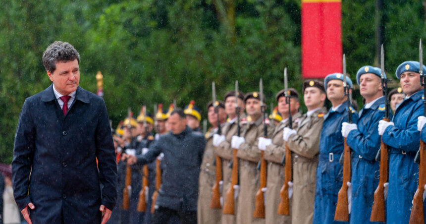 Mesajul președintelui privind pregătirea națională pentru conflict: Suntem în nevoie de mai mulți rezerviști, având doar 4.000-5.000. 1 ce spune presedintele despre pregatirea populatiei pentru razboi avem vreo 4 000 5 000 de rezervisti si nu este suficient 68dea7927d45b