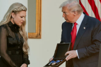 cel mai frumos cadou de ziua de nastere trump i a acordat postum medalia prezidentiala a libertatii lui charlie kirk 68ef48e1d7ebf
