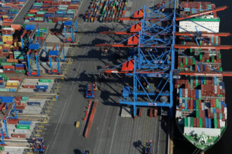 china impune taxe portuare speciale pentru navele americane 68e8d7f04a5c5