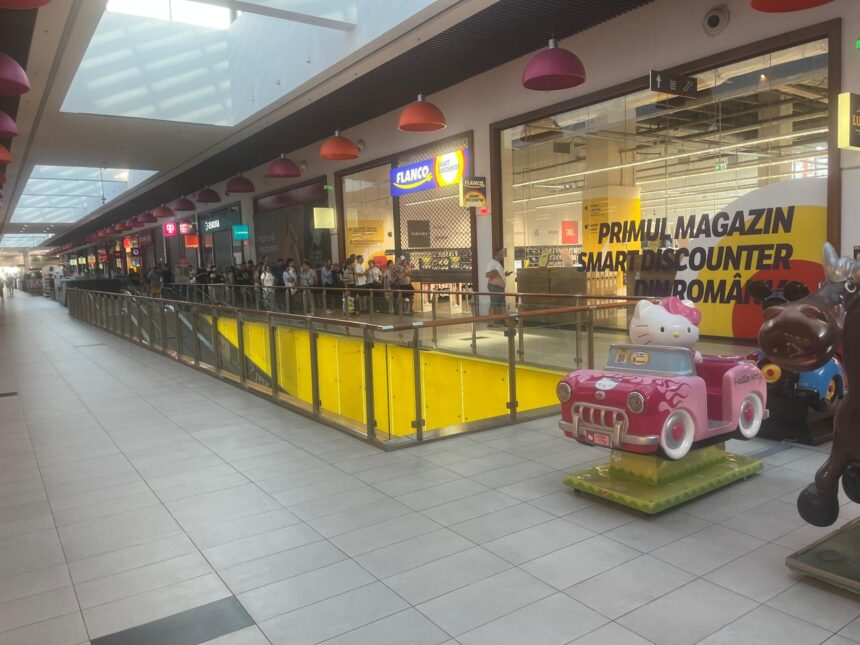 Identitatea misteriosului bărbat descoperit fără viață în toaleta centrului comercial Supernova și ultimele sale momente dramatice 1 cine este barbatul gasit decedat in toaleta centrului comercial supernova si ce s a intamplat in ultimele lui clipe de viata 68ee1186d9ba9