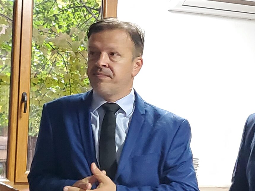 Spectacol de demisii în Hârșova: primarul a alertat autoritățile legale în legătură cu cererea de renunțare a consilierei Codreanu 1 circ cu demisii in alb la harsova primarul a sesizat organele de cercetare penala in cazul solicitarii de incetare a mandatului consilierei codreanu 68f6e990af72f