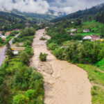 Alertă maximă de inundații pe cursurile de apă din numeroase județe. Recomandările specialiștilor în hidrologie și măsurile pregătite 3 cod rosu de inundatii pe rauri din mai multe judete avertismentul hidrologilor si masurile anuntate 68de64de6e612