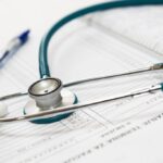 Colegiul Medicilor din Constanța ia măsuri după tragedia mamei din Giurgiu care a adus pe lume un copil la spitalul Armonia. A fost inițiată o anchetă disciplinară de urgență. 2 colegiul medicilor constanta se autosesizeaza dupa moartea mamicii din giurgiu care a nascut la spitalul armonia s a dispus inceperea anchetei disciplinare din oficiu 68ea44ab62739