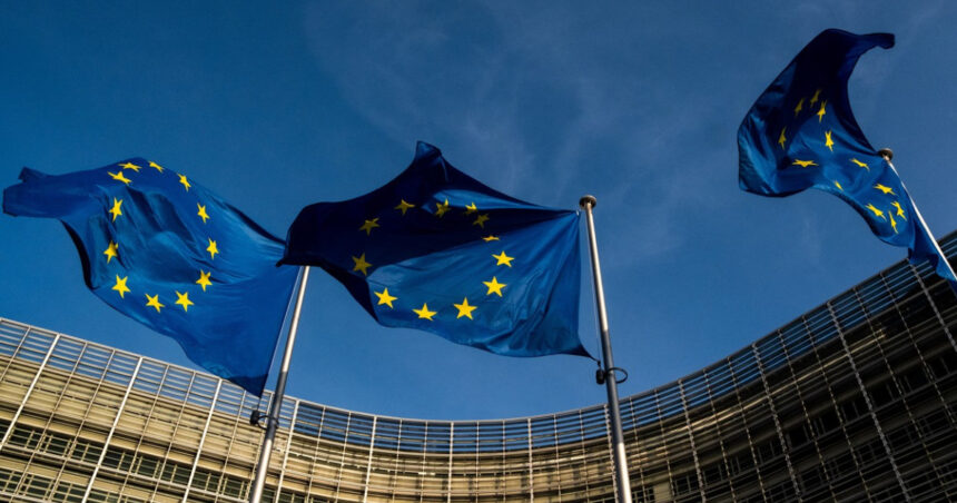 Comisia Europeană dă undă verde versiunii finale a PNRR pentru România. Dragoș Pîslaru: „S-au exclus proiectele cu risc semnificativ” 1 comisia europeana a aprobat varianta finala a pnrr pentru romania dragos pislaru au fost eliminate investitiile cu risc major 68f908ec0a3ac