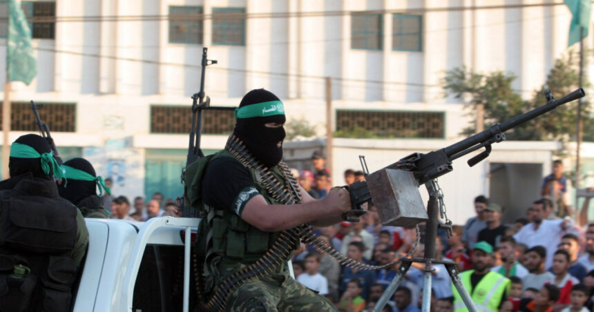 Conflict armat în Gaza: Hamas și un clan palestinian se înfruntă în operațiuni de arestare pentru legături cu Israelul 1 confruntare armata in gaza intre hamas si un clan palestinian raiduri pentru arestari privind colaborarea cu israelul 68e00f052d4c4