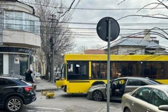 constanta accident pe i c bratianu intre un autobuz si un autoturism 68dd19391642c