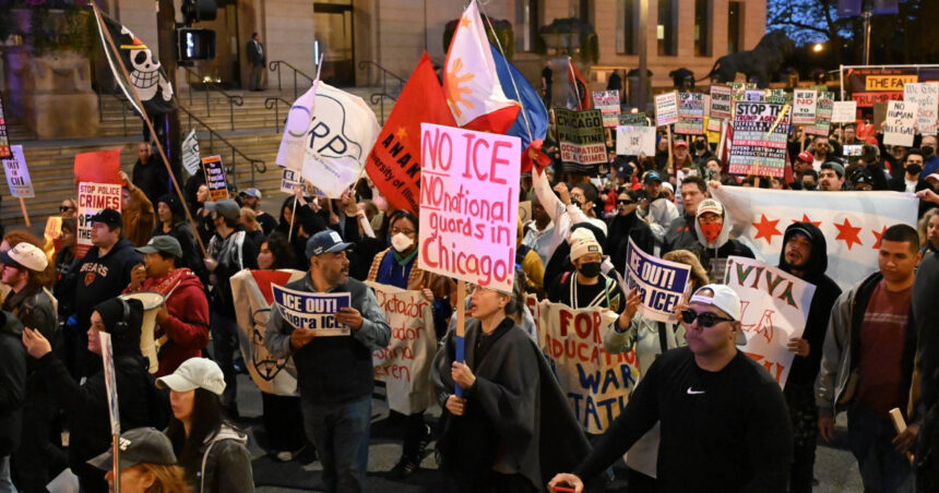 cum a ajuns chicago epicentrul represiunii militare a lui donald trump asa ceva nu s a mai intamplat niciodata 68e7948037369