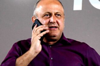 dan sucu nu sta la discutii si baga mana in buzunar plateste tot pentru ca meciul cu dumbravita sa se joace in giulesti 68dd660bab449