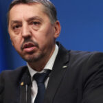 Daniel David își exprimă îngrijorarea față de omologul ucrainean, în contextul dispariției iminente a liceelor cu predare în limba română din anul următor. 2 daniel david i a scris omologului sau ucrainean dupa ce mai multe licee cu predare in limba romana ar urma sa dispara de anul viitor 6901ef75db395