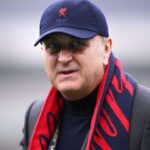 „Căderea lui Dan Șucu: Militaria înlăturată după ce Genoa a atins fundul clasamentului în Serie A – O revelație surprinzătoare!” 2 demitere scrie pe frunte dan sucu da jos militaria din pod dupa ce genoa a ajuns pe ultimul loc in serie a concluzie socanta 6903ba16c4a8c