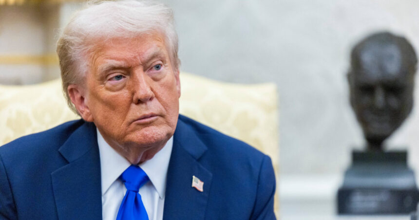 Trump, chemat să exploreze Hiroshima și Nagasaki într-un „moment crucial pentru destinul omenirii” 1 donald trump a fost invitat sa viziteze hiroshima si nagasaki intr un moment critic pentru umanitate 68eab61d5f69b