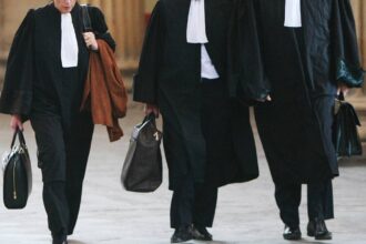 dosarul individului care trimitea emailuri cu amenintari judecatorilor din constanta amanat din pricina protestului 68f551c67cd02