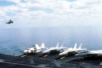 doua aeronave ale marinei sua s au prabusit in marea chinei de sud incidentele s au petrecut la 30 de minute distanta 68ff255007504