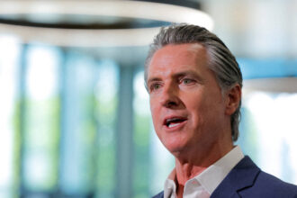 dupa kamala harris gavin newsom a anuntat ca ia in calcul o candidatura la presedintia sua da altfel as minti 68fe7589c5831