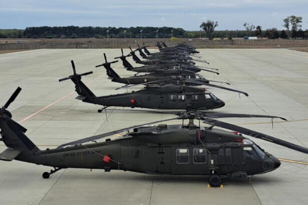 elicoptere black hawk ale armatei sua prezente pe aeroportul international mihail kogalniceanu 68e3e4966c240