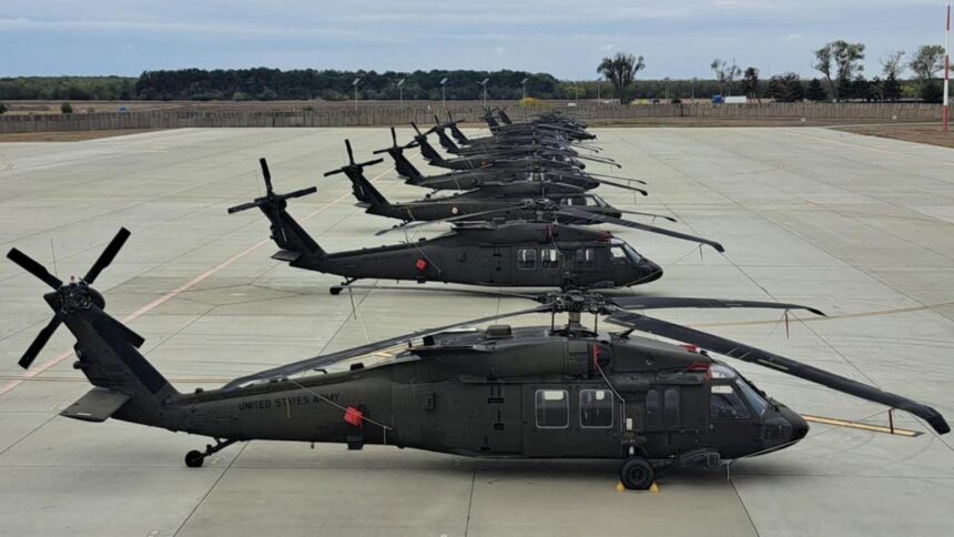Zboruri de Suport: Elicoptere Black Hawk ale Armatei Americane aterizează pe Aeroportul Mihail Kogălniceanu 1 elicoptere black hawk ale armatei sua prezente pe aeroportul international mihail kogalniceanu 68e3e4966c240