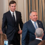 Steve Witkoff și ginerele lui Donald Trump au sosit în Israel, în urma atacurilor din Gaza 3 emisarul steve witkoff si ginerele lui donald trump au ajuns in israel dupa bombardamentele din gaza 68f6269619d2f