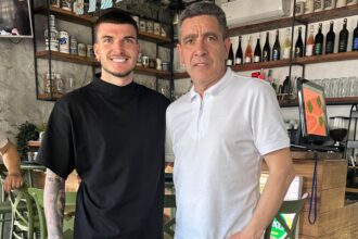 exclusiv are trei fotbalisti pe persoana fizica la nationala si anunta vor mai veni cu siguranta 68f3661ef3d10