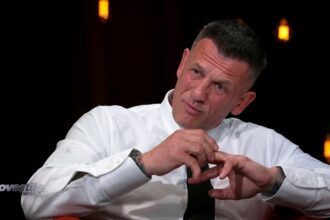 exclusiv emilian dolha recunoscut si imbratisat de un star al fotbalului toata lumea il stie pe el pe mine nu ma stie nici dracu 6903d9b3189b7