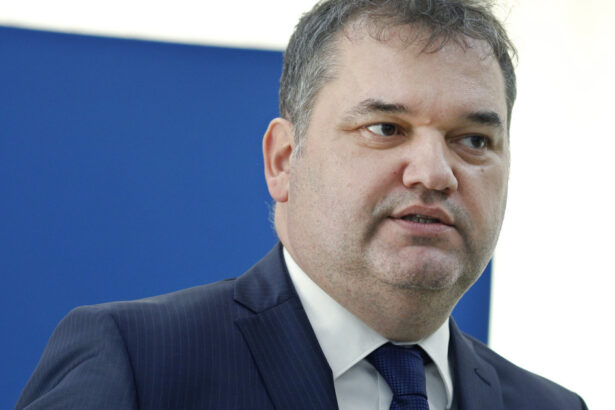 exclusiv ministrul cseke attila nu ne permitem sa rupem coalitia nici macar pentru reforma administratiei locale ce propune udmr 68dd065cd60e3