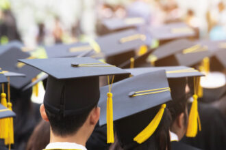 exodul studentilor romani de ce aleg tinerii sa studieze in strainatate posibilitatile de angajare sunt mult diferite 68e22b6d05d82