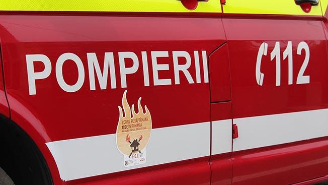 Deflagrație în Murfatlar: Un bărbat rănit și pagube la trei apartamente și un autoturism 1 explozie intr un bloc din murfatlar un barbat ranit trei locuinte si o masina avariate 68e1371674397