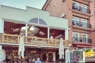 familia nacee de la terasa taraneasca la un pas sa primeasca titlul de proprietate pe un teren de 900 mp din mamaia vezi aici cine se opune 690041251c80e