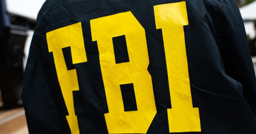 FBI se confruntă cu o criză financiară: lipsa fondurilor afectează informatorii și misiunile secrete din cauza impasului guvernamental din SUA. 1 fbi a ramas fara bani pentru informatori si operatiuni sub acoperire criza de fonduri din cauza blocajului guvernamental din sua 69044bac1d793