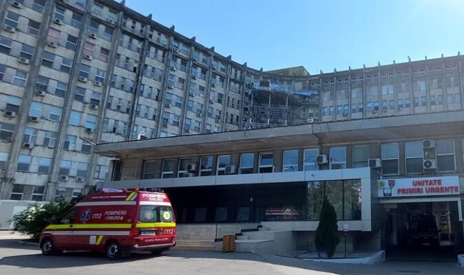 O fetiță din Constanța a ajuns la spital din cauza intoxicării provocate de un tratament antiparazitar administrat de părinți acasă. 1 fetita din judetul constanta intoxicata dupa ce a fost tratata acasa de parinti cu o solutie antiparazitara 68f8662a97447