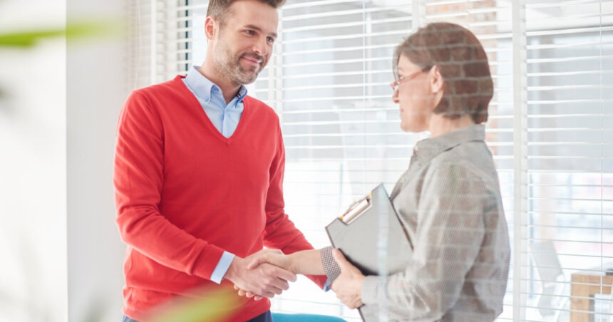 Companiile care recrutează tineri cu vârsta de peste 30 de ani pentru programe de formare vor beneficia de o subvenție lunară de 2.250 lei per ucenic. 1 firmele care angajeaza persoane de peste 30 ani pentru a le califica vor primi o subventie lunara de 2 250 lei ucenic 68f79b627ca29