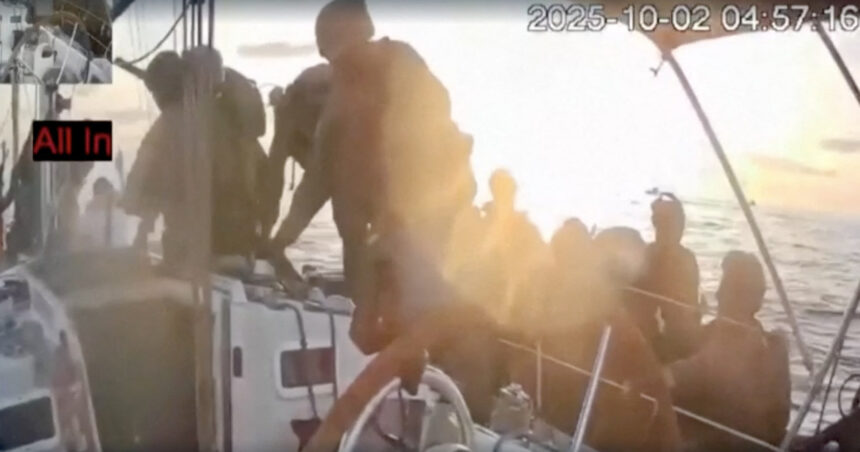 Israelienii au oprit convoiul umanitar din Mediterana, stârnind indignare globală 1 fortele israeliene au interceptat flota de ajutor umanitar din mediterana si au provocat proteste la nivel mondial 68ded5553041b