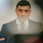 Candidatul la președinție și fostul director de galerie, ținta ironiilor online după ce a imitat stilul lui Elon Musk 2 fostul sef de galerie candidat la presedintie ironizat pe internet dupa ce l a copiat pe elon musk 68e102b3b10d2