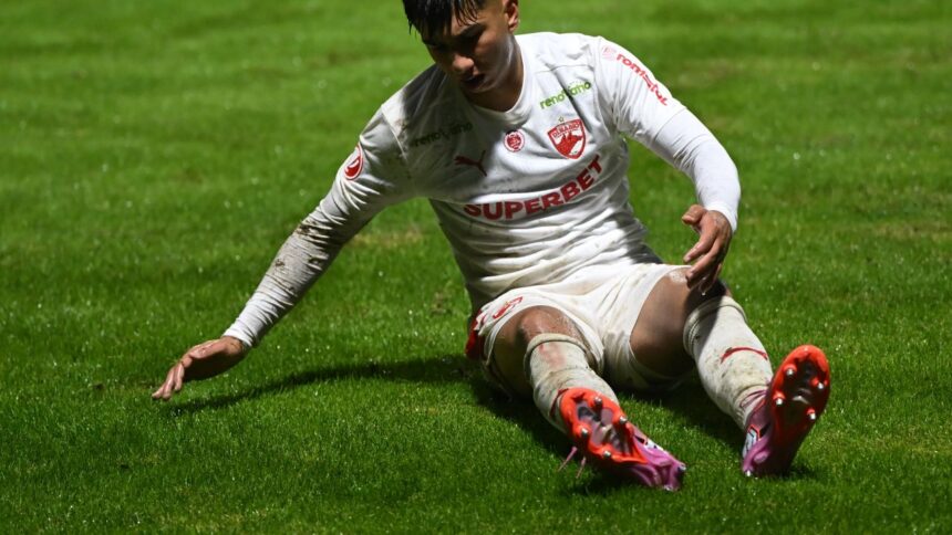 Uimitor! Dinamo a lansat noile uniforme în mijlocul sezonului! 1 foto ce surpriza dinamo si a prezentat noile echipamente in plin sezon 6900605363237