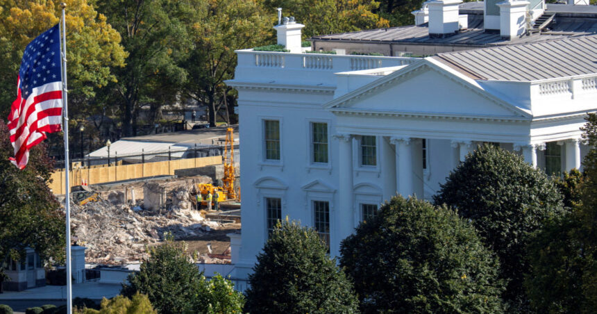 foto donald trump a demolat aripa de est a casei albe 68fb382e6f95d